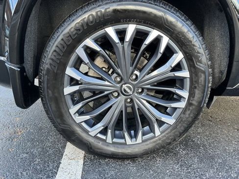 Used 2024 Nissan Rogue Platinum w/ Platinum Premium Package image 43