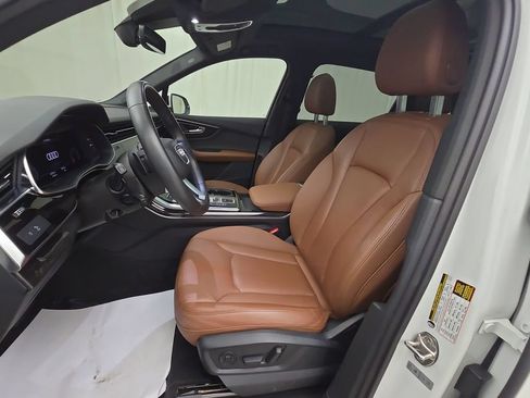 Used 2022 Audi Q7 3.0T Premium Plus w/ Premium Plus Package AWD/4WD image 12