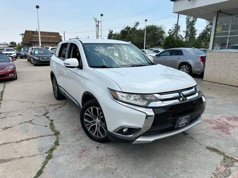 Used 2016 Mitsubishi Outlander SE AWD/4WD image 1