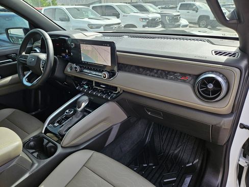 Used 2026 Chevrolet Colorado ZR2 w/ Technology Package AWD/4WD image 32