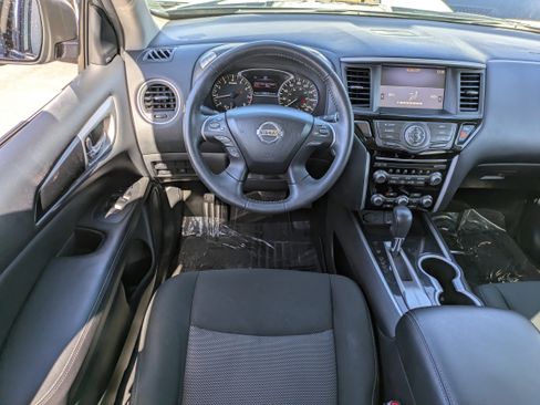 Used 2020 Nissan Pathfinder SV image 17
