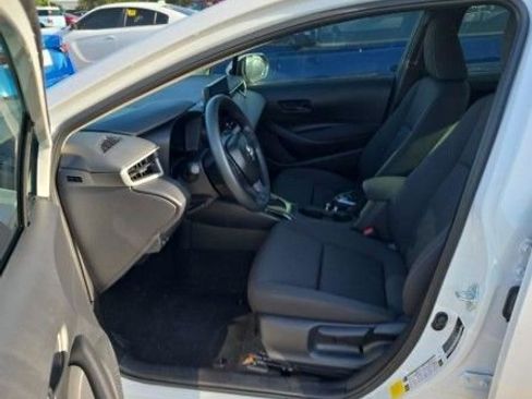 Used 2026 Toyota Corolla LE FWD image 5