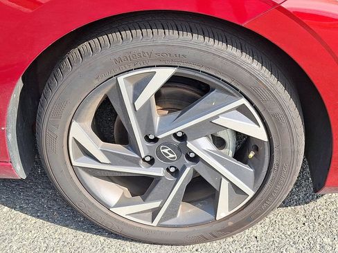 Used 2025 Hyundai Elantra Sport FWD image 9