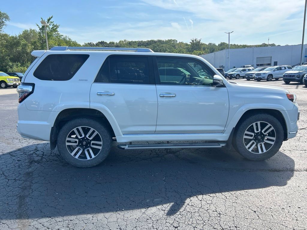Used 2018 Toyota 4Runner Limited AWD/4WD image 4
