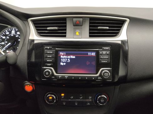 Used 2017 Nissan Sentra SV FWD image 25