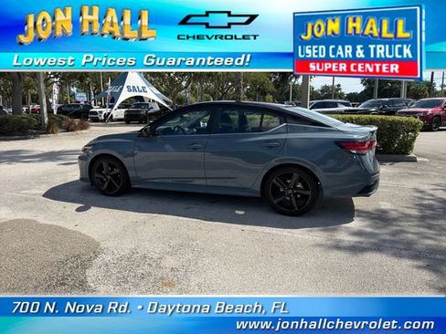 Used 2025 Nissan Sentra SR w/ SR Premium Package FWD image 4