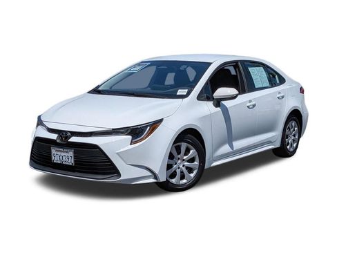 Used 2025 Toyota Corolla LE FWD image 1