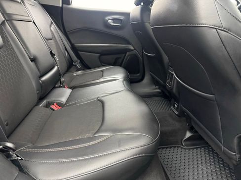 Used 2018 Jeep Compass Latitude w/ Cold Weather Group AWD/4WD image 33
