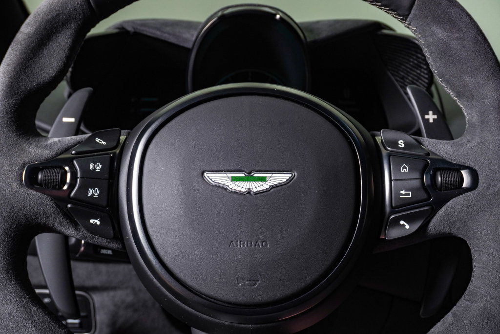 Used 2023 Aston Martin V8 Vantage Coupe RWD image 28