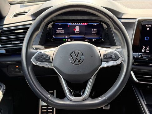 Used 2024 Volkswagen Atlas Cross Sport SEL R-Line AWD/4WD image 9