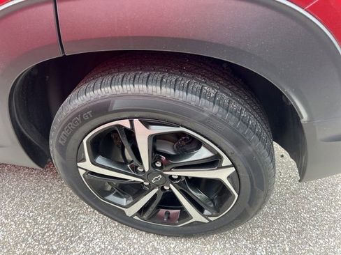 Used 2022 Chevrolet TrailBlazer RS w/ Sun and Liftgate Package FWD image 5