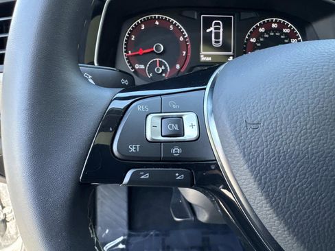 Used 2021 Volkswagen Jetta SE w/ SE Cold Weather Package image 30