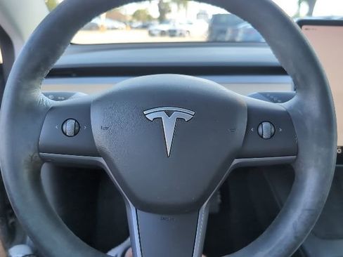 Used 2022 Tesla Model 3 Standard Range RWD image 11