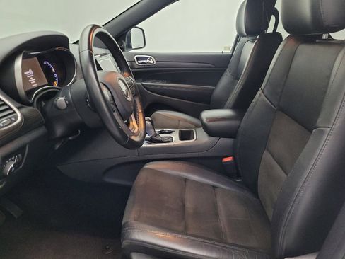 Used 2019 Jeep Grand Cherokee Altitude image 17