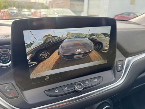 Used 2025 Chevrolet Blazer LT image 17