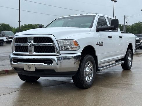 Used 2018 RAM 3500 Tradesman w/ Chrome Appearance Group AWD/4WD image 2