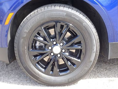 Certified 2023 Cadillac XT5 Premium Luxury w/ LPO, Floor Liner Package image 24