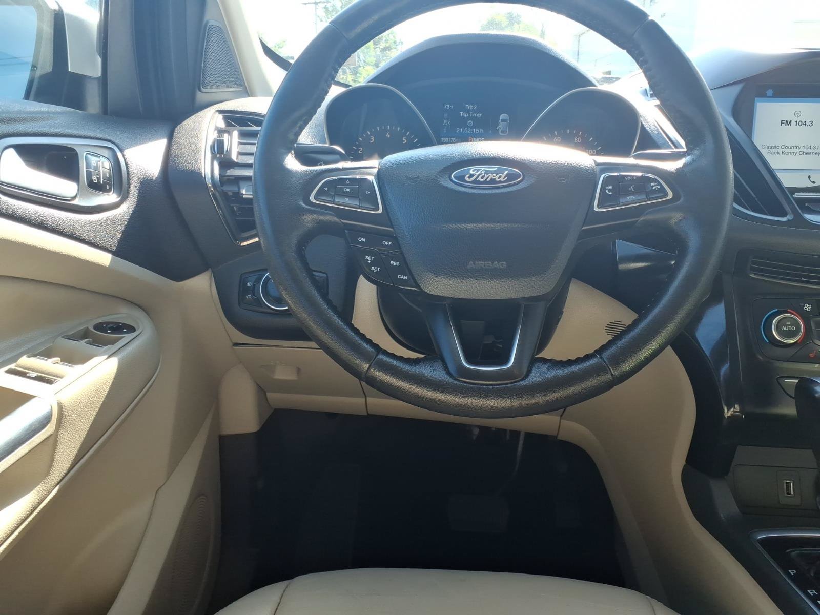 Used 2017 Ford Escape Titanium FWD image 5
