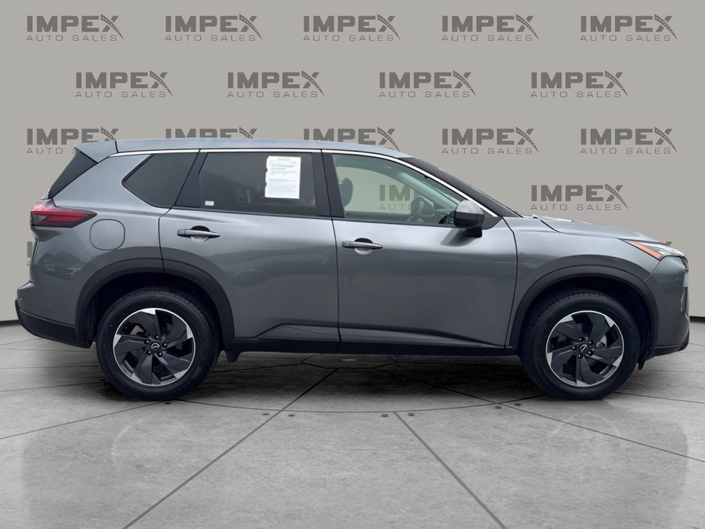 Used 2024 Nissan Rogue SV FWD image 6