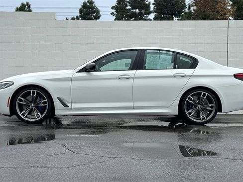 Used 2023 BMW M550i xDrive image 9