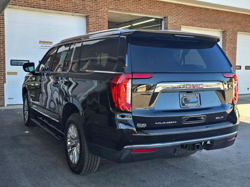 Used 2023 GMC Yukon XL SLT AWD/4WD image 8