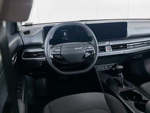 Used 2025 Kia K4 LXS image 18