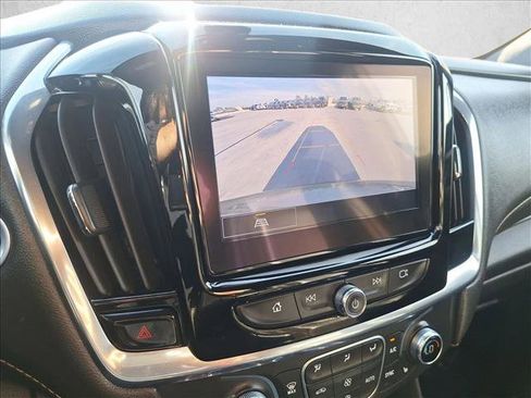 Used 2023 Chevrolet Traverse LT image 13