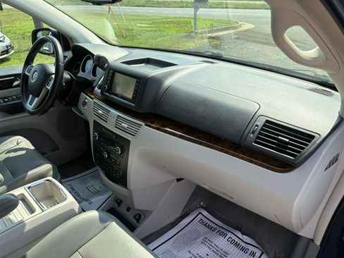 Used 2013 Volkswagen Routan SEL Premium FWD image 21
