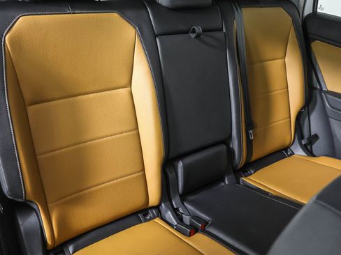 Used 2019 Volkswagen Tiguan SE w/ Panoramic Sunroof Package image 43