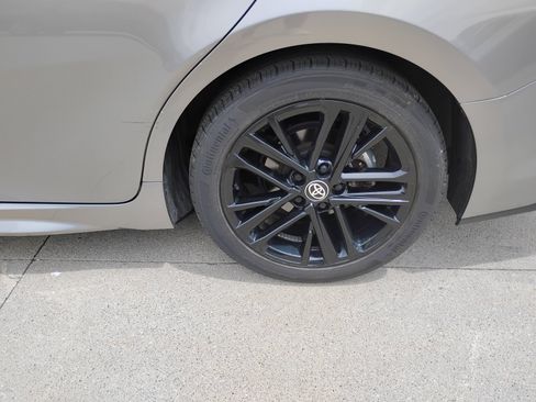 Used 2025 Toyota Camry SE FWD image 23