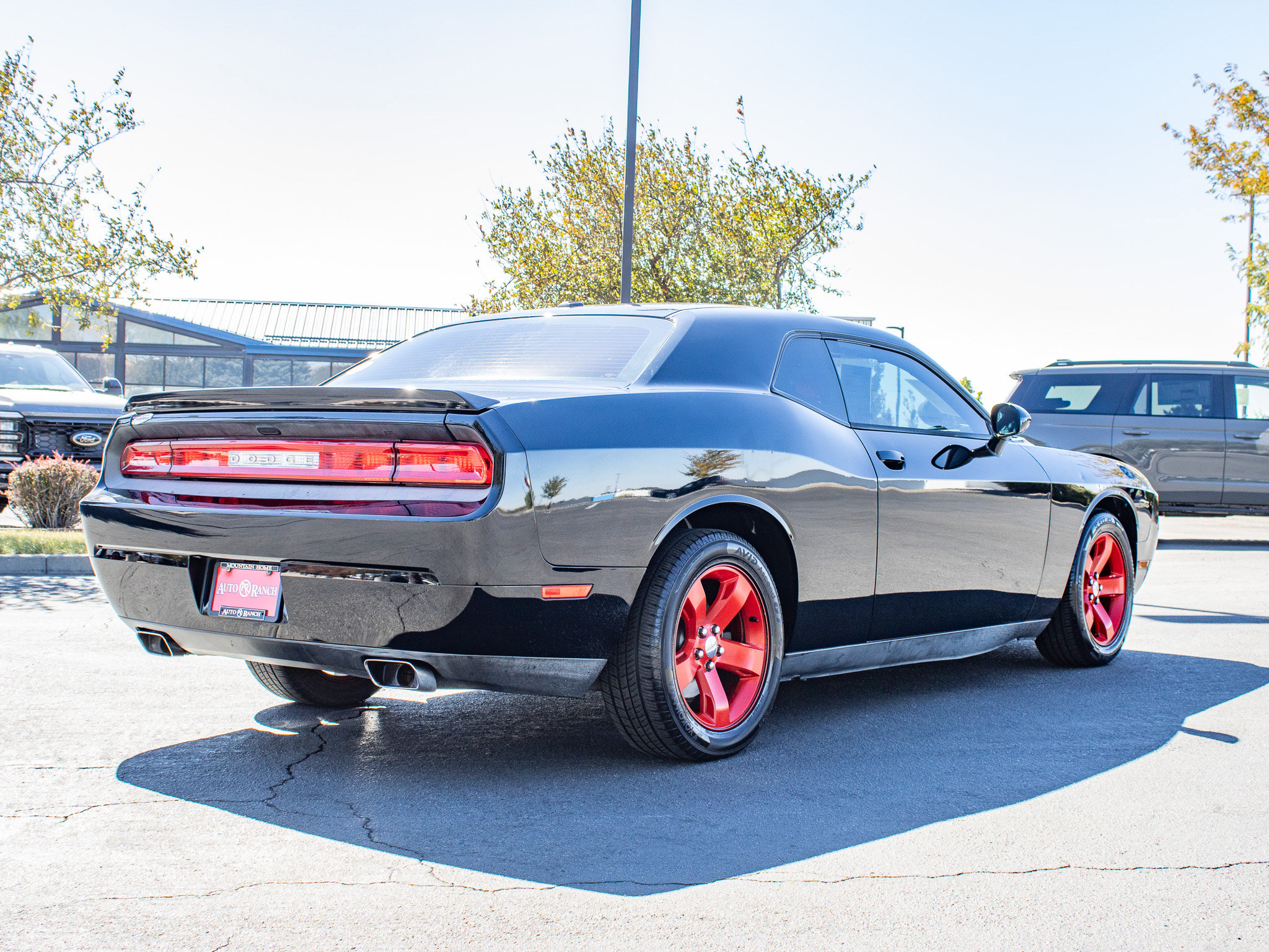 Used 2014 Dodge Challenger R/T RWD image 8