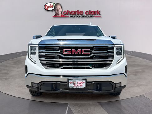Used 2025 GMC Sierra 1500 SLT RWD image 9