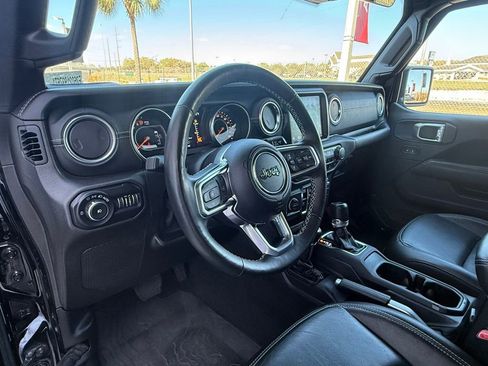 Used 2019 Jeep Wrangler Unlimited Sahara w/ Quick Order Package 24M Moab image 20
