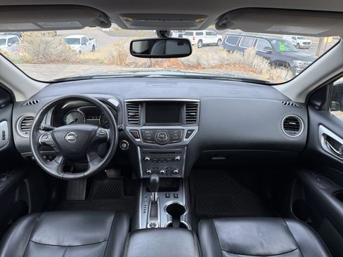 Used 2017 Nissan Pathfinder SL image 15