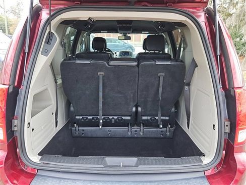 Used 2020 Dodge Grand Caravan SXT image 13