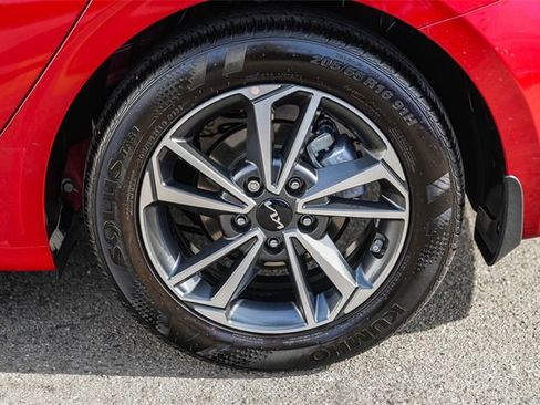 Certified 2023 Kia Forte LXS image 12