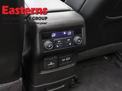 Used 2020 GMC Acadia SLT w/ Driver Alert Package II FWD image 25