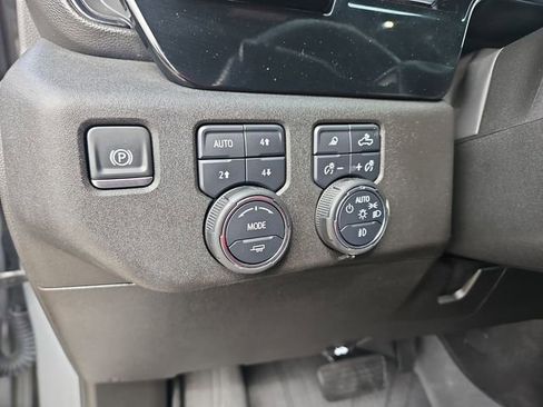 Used 2025 Chevrolet Silverado 2500 ZR2 AWD/4WD image 18