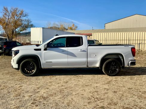 Used 2023 GMC Sierra 1500 Elevation image 2