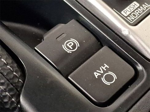 Used 2021 Subaru Forester Limited image 25