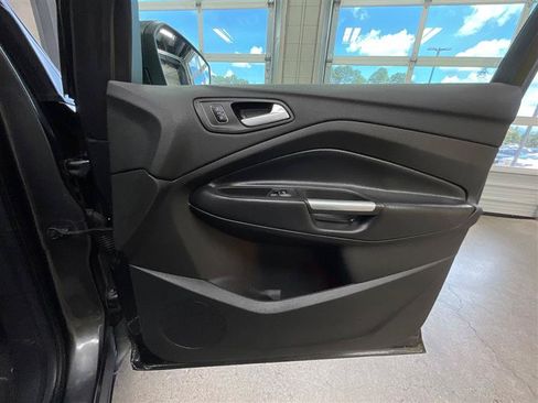 Used 2019 Ford Escape Titanium AWD/4WD image 27