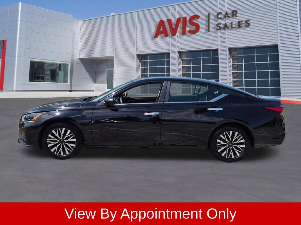 Used 2025 Nissan Altima 2.5 SV FWD image 10