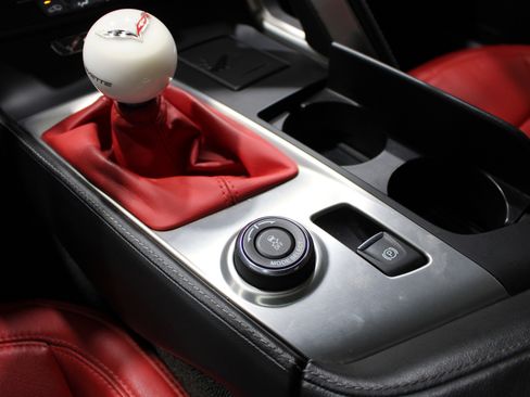 Used 2014 Chevrolet Corvette Stingray Coupe image 17