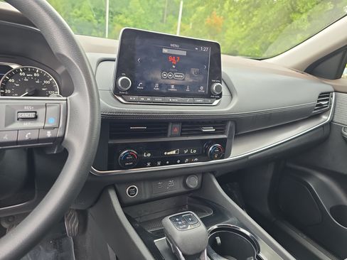 Used 2023 Nissan Rogue SV FWD image 19