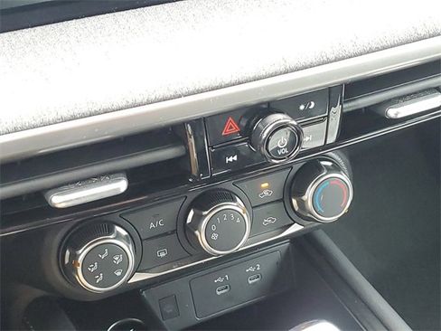 Certified 2025 Nissan Kicks SV image 14