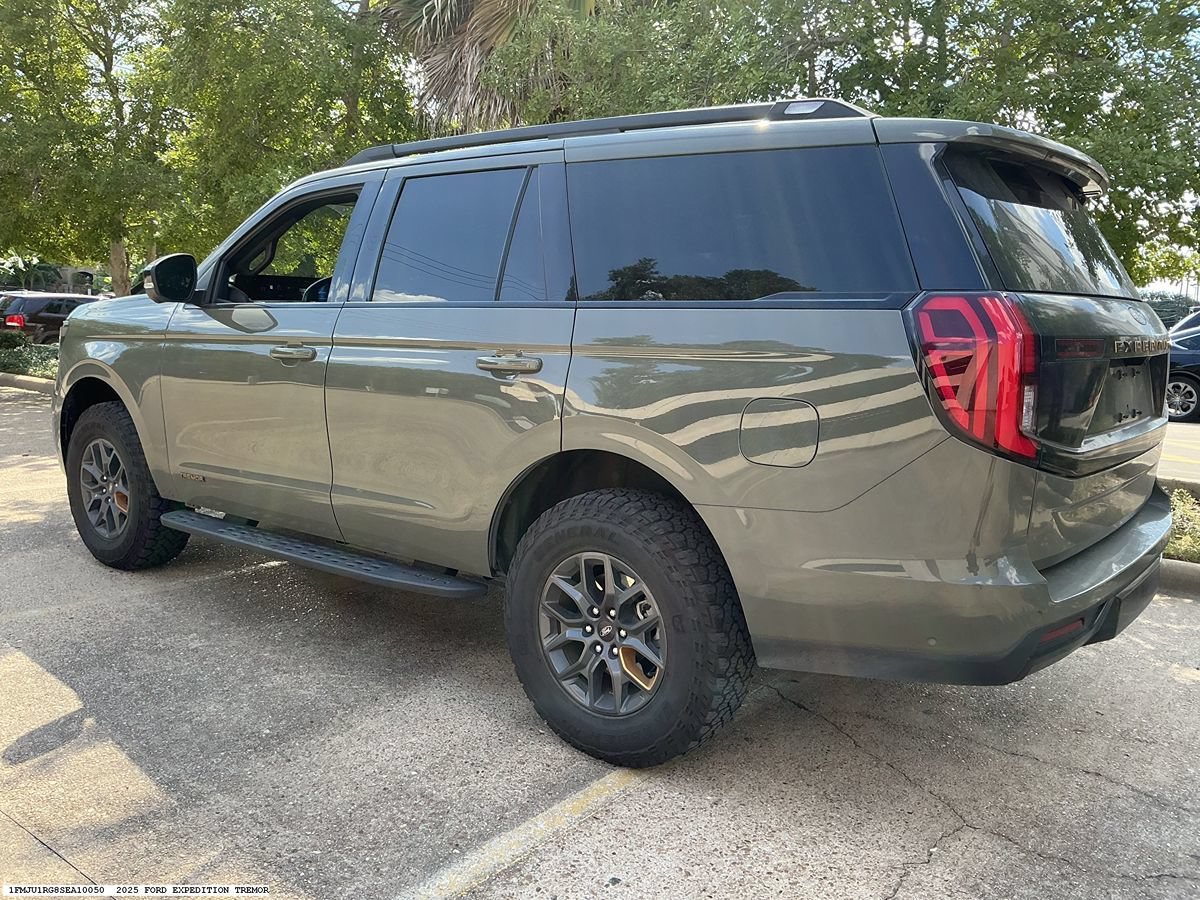 Used 2025 Ford Expedition Tremor AWD/4WD image 5
