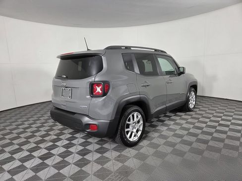 Used 2021 Jeep Renegade Latitude FWD image 5