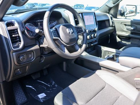 New 2026 RAM 1500 Express AWD/4WD image 3