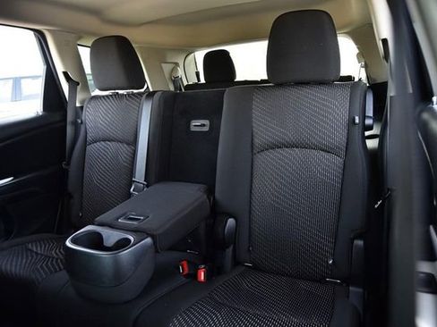 Used 2020 Dodge Journey SE w/ Blacktop Package image 19