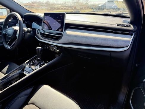 Used 2023 Jeep Compass Latitude w/ Convenience Group image 13